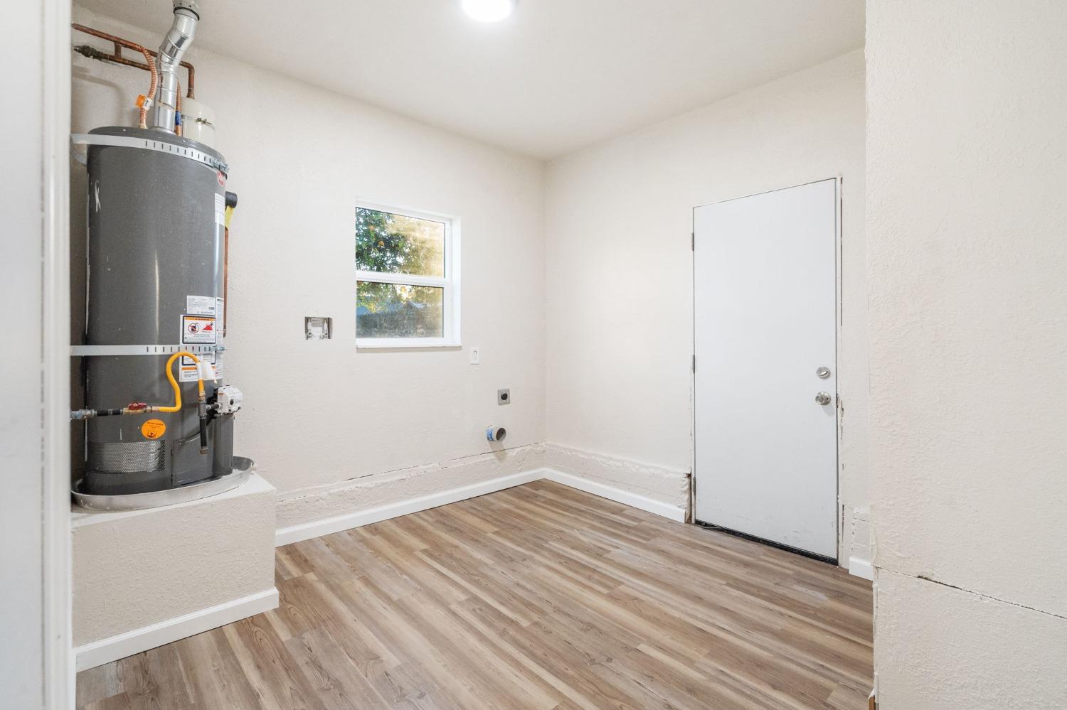 Detail Gallery Image 17 of 21 For 1448 London St, Sacramento,  CA 95822 - 3 Beds | 1 Baths