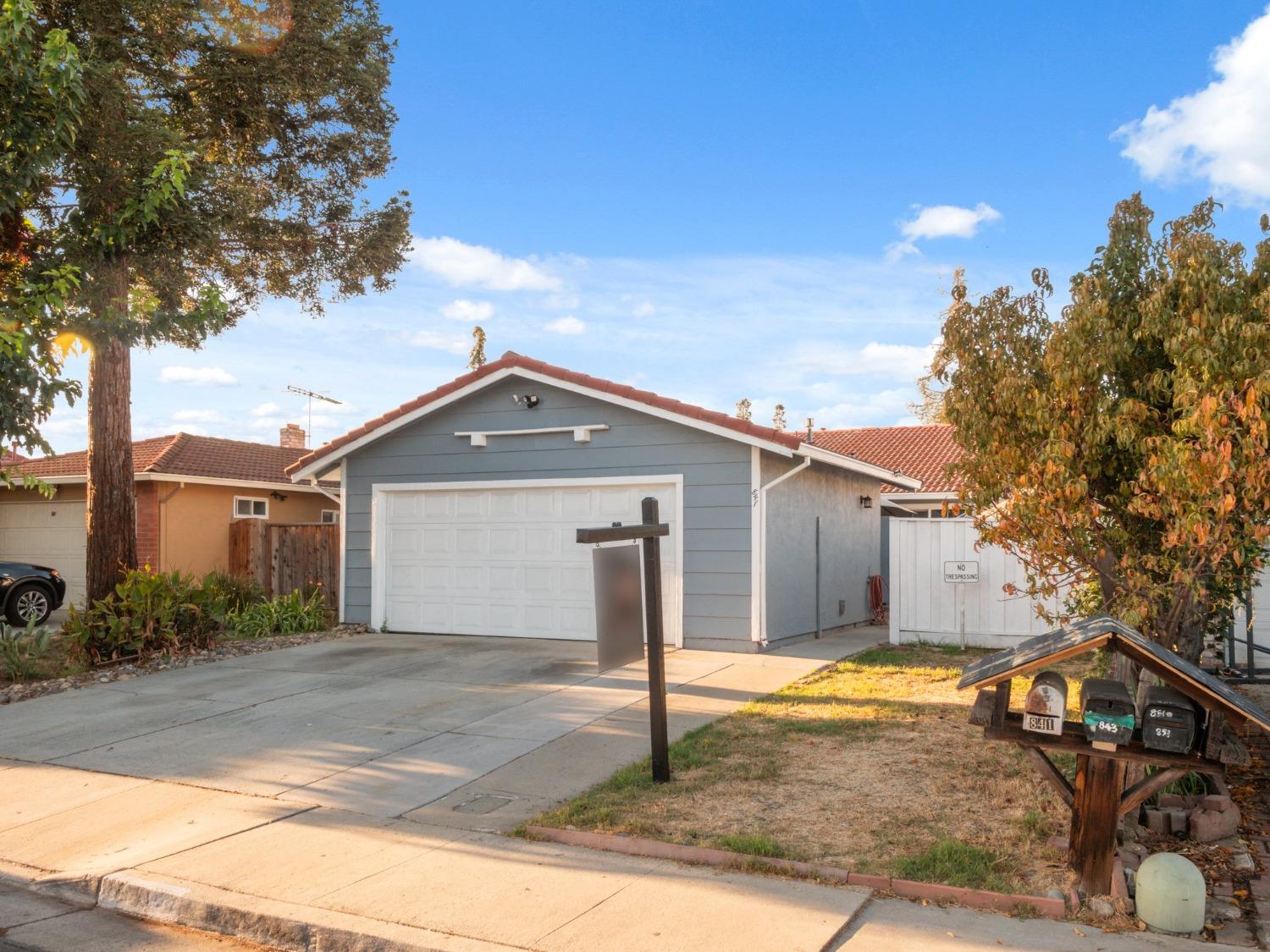 Detail Gallery Image 2 of 11 For 841 Saraband Way, San Jose,  CA 95122 - 3 Beds | 2 Baths