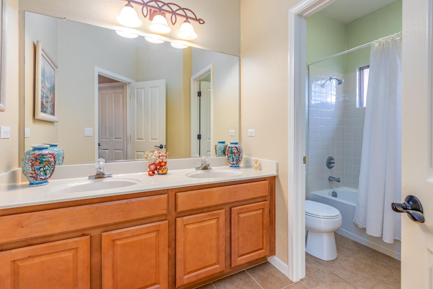 Detail Gallery Image 24 of 39 For 1233 Hillwood Loop, Lincoln,  CA 95648 - 4 Beds | 2/1 Baths