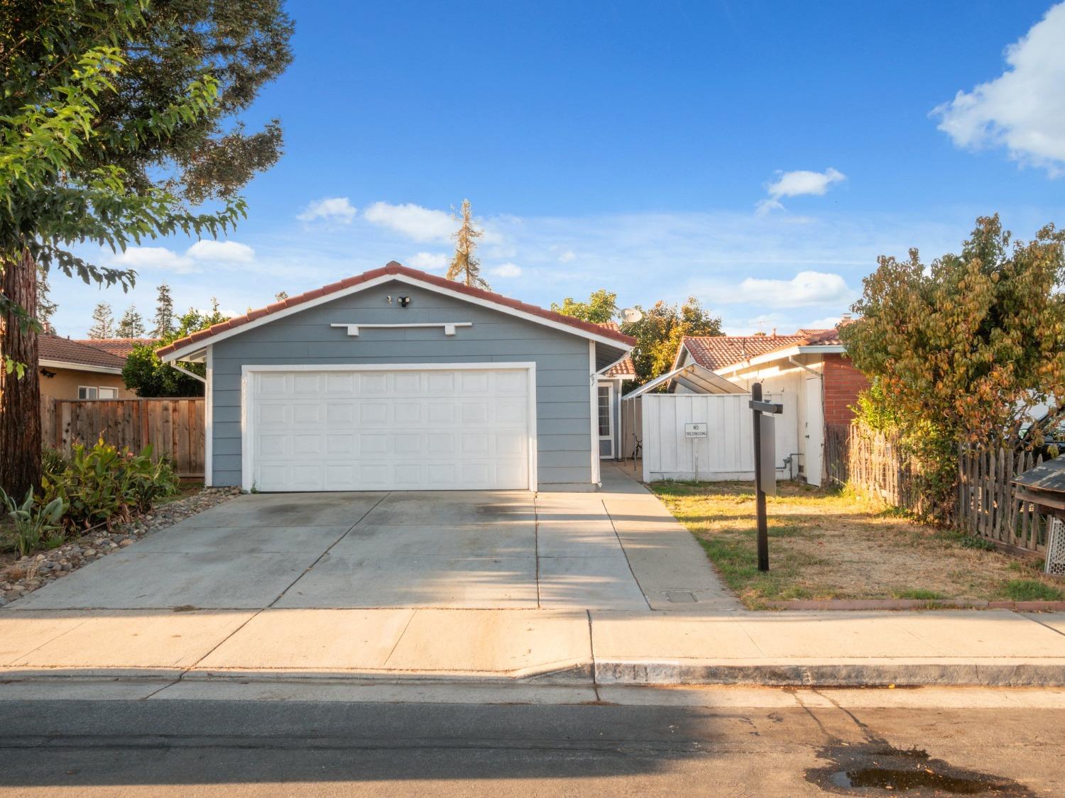 Detail Gallery Image 1 of 11 For 841 Saraband Way, San Jose,  CA 95122 - 3 Beds | 2 Baths