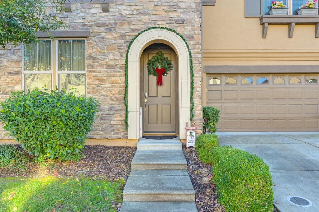 Detail Gallery Image 3 of 64 For 1691 Ballou Cir, Folsom,  CA 95630 - 4 Beds | 2/1 Baths