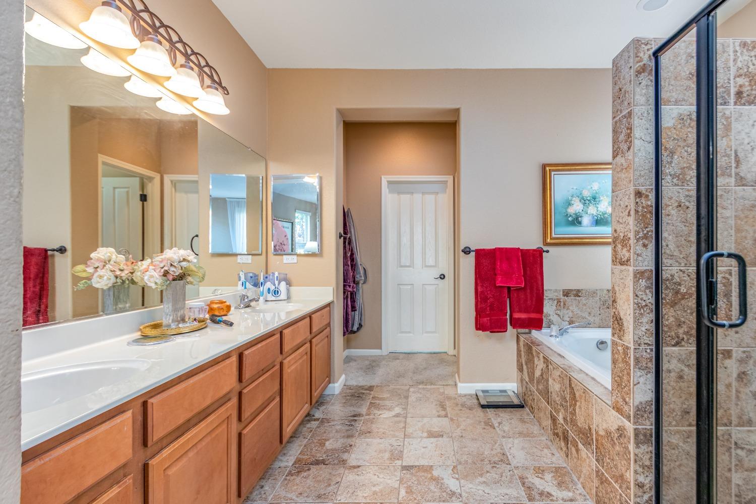 Detail Gallery Image 28 of 39 For 1233 Hillwood Loop, Lincoln,  CA 95648 - 4 Beds | 2/1 Baths