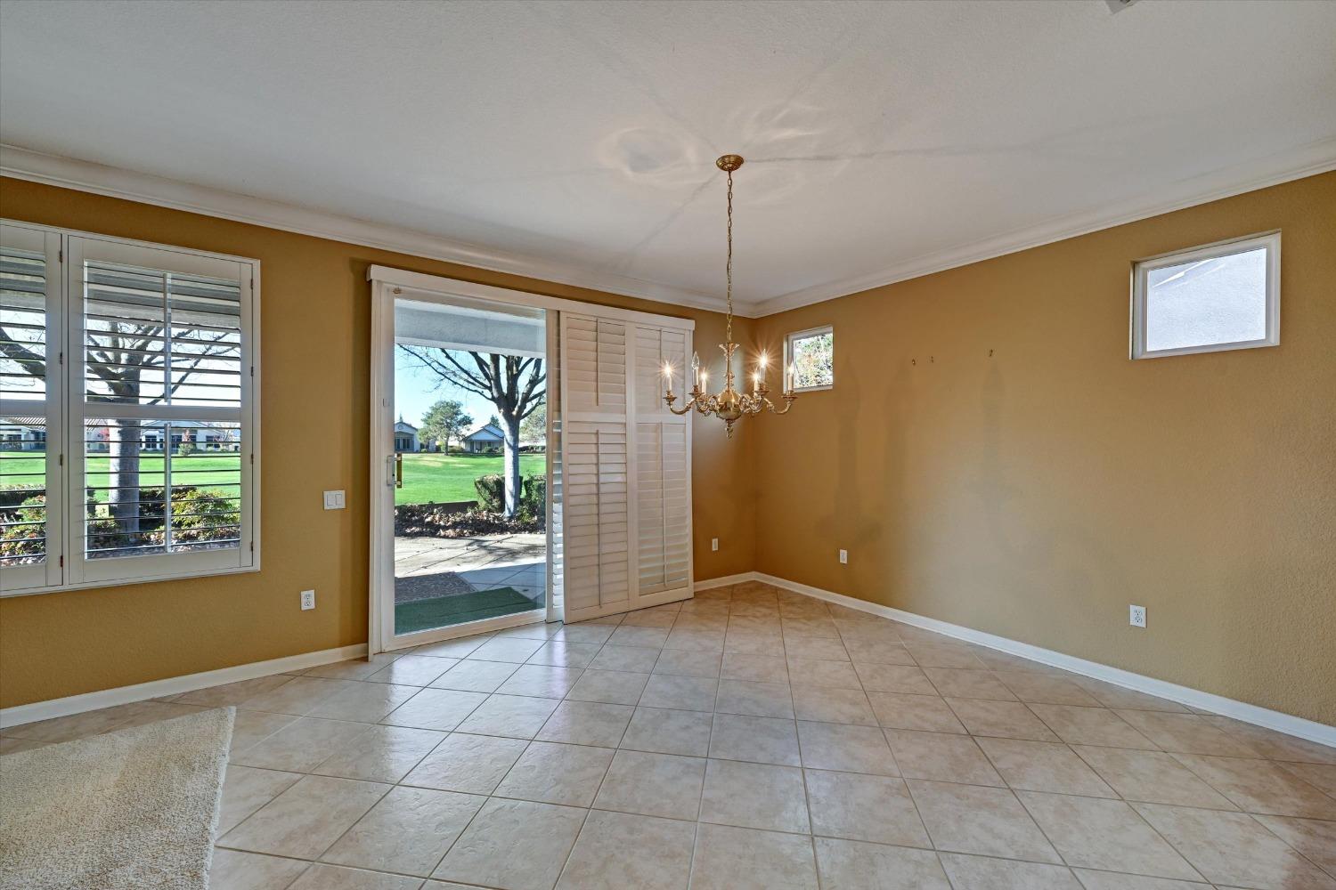 Detail Gallery Image 8 of 29 For 6361 Buckskin Ln, Roseville,  CA 95747 - 2 Beds | 2 Baths