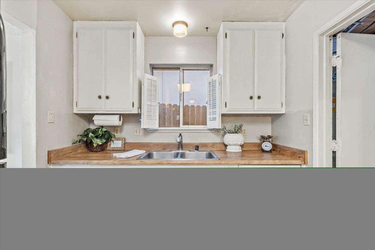 Detail Gallery Image 11 of 28 For 9140 La Riviera Dr, Sacramento,  CA 95826 - 3 Beds | 2 Baths