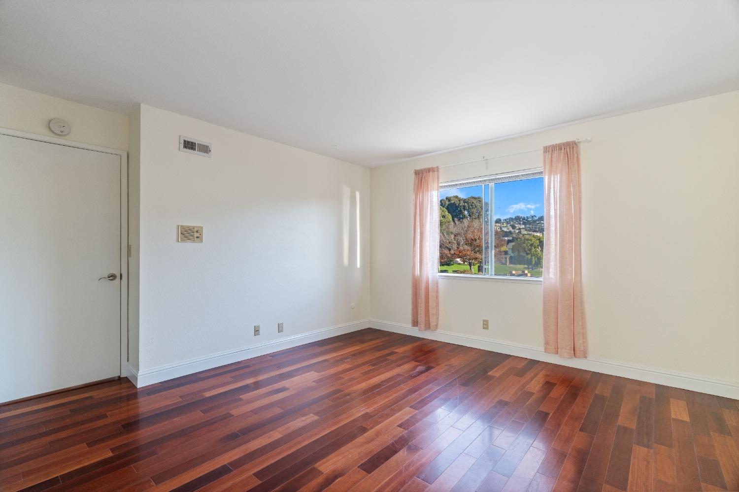 Detail Gallery Image 26 of 44 For 4918 Plaza Cir, Richmond,  CA 94804 - 4 Beds | 2/1 Baths