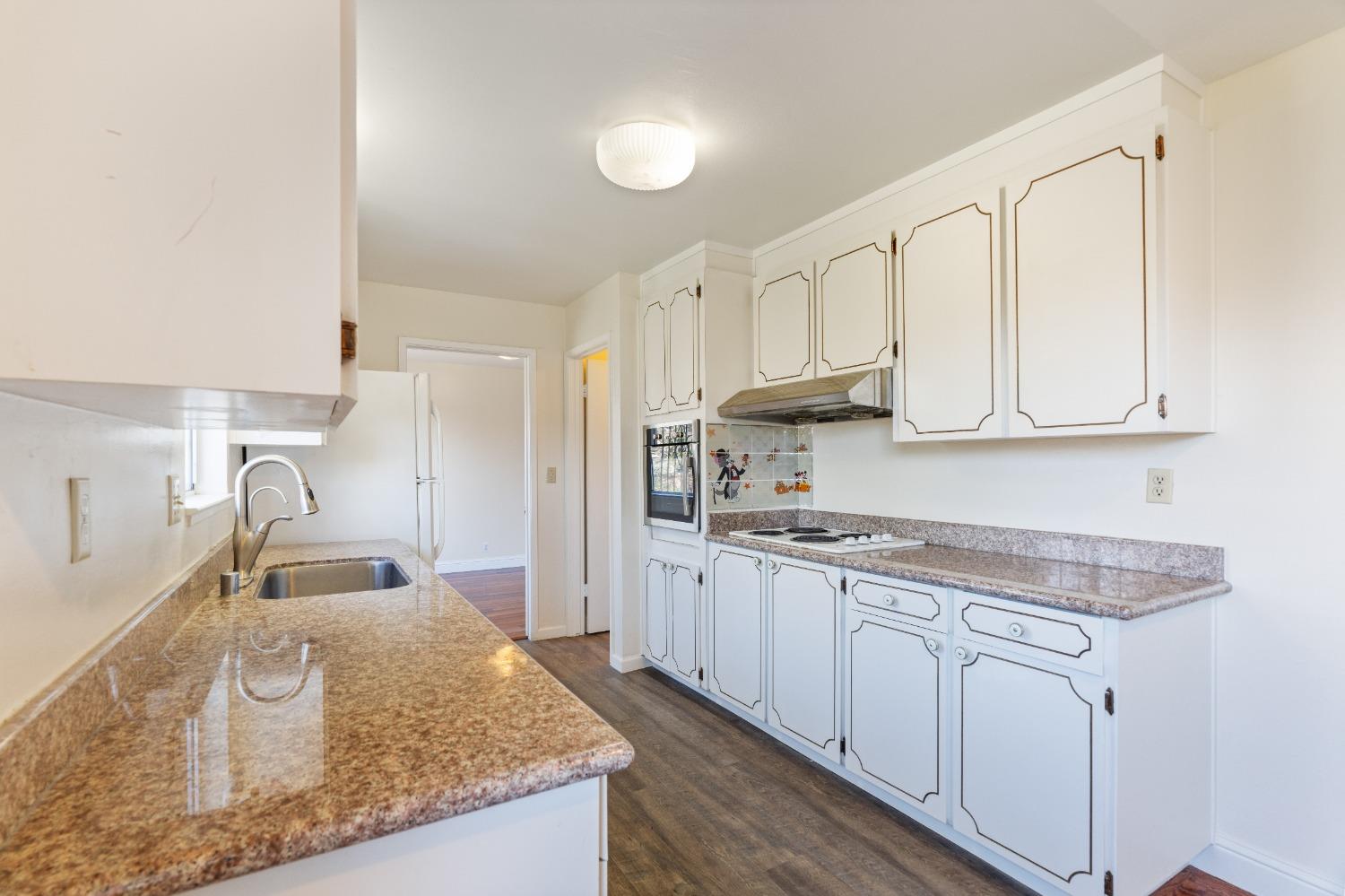 Detail Gallery Image 13 of 44 For 4918 Plaza Cir, Richmond,  CA 94804 - 4 Beds | 2/1 Baths