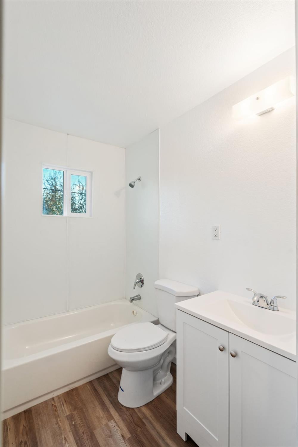 Detail Gallery Image 16 of 21 For 1448 London St, Sacramento,  CA 95822 - 3 Beds | 1 Baths