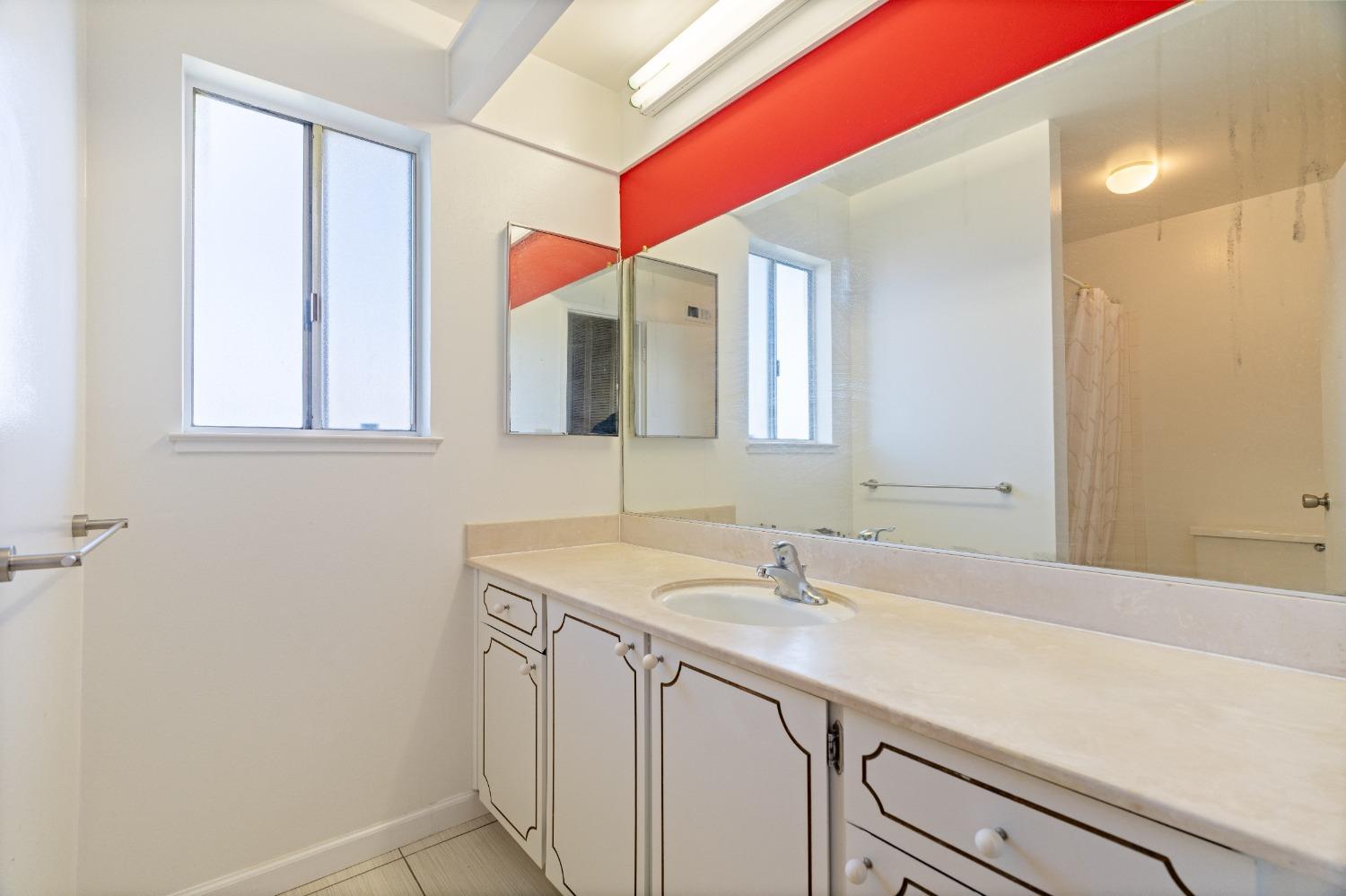 Detail Gallery Image 20 of 44 For 4918 Plaza Cir, Richmond,  CA 94804 - 4 Beds | 2/1 Baths