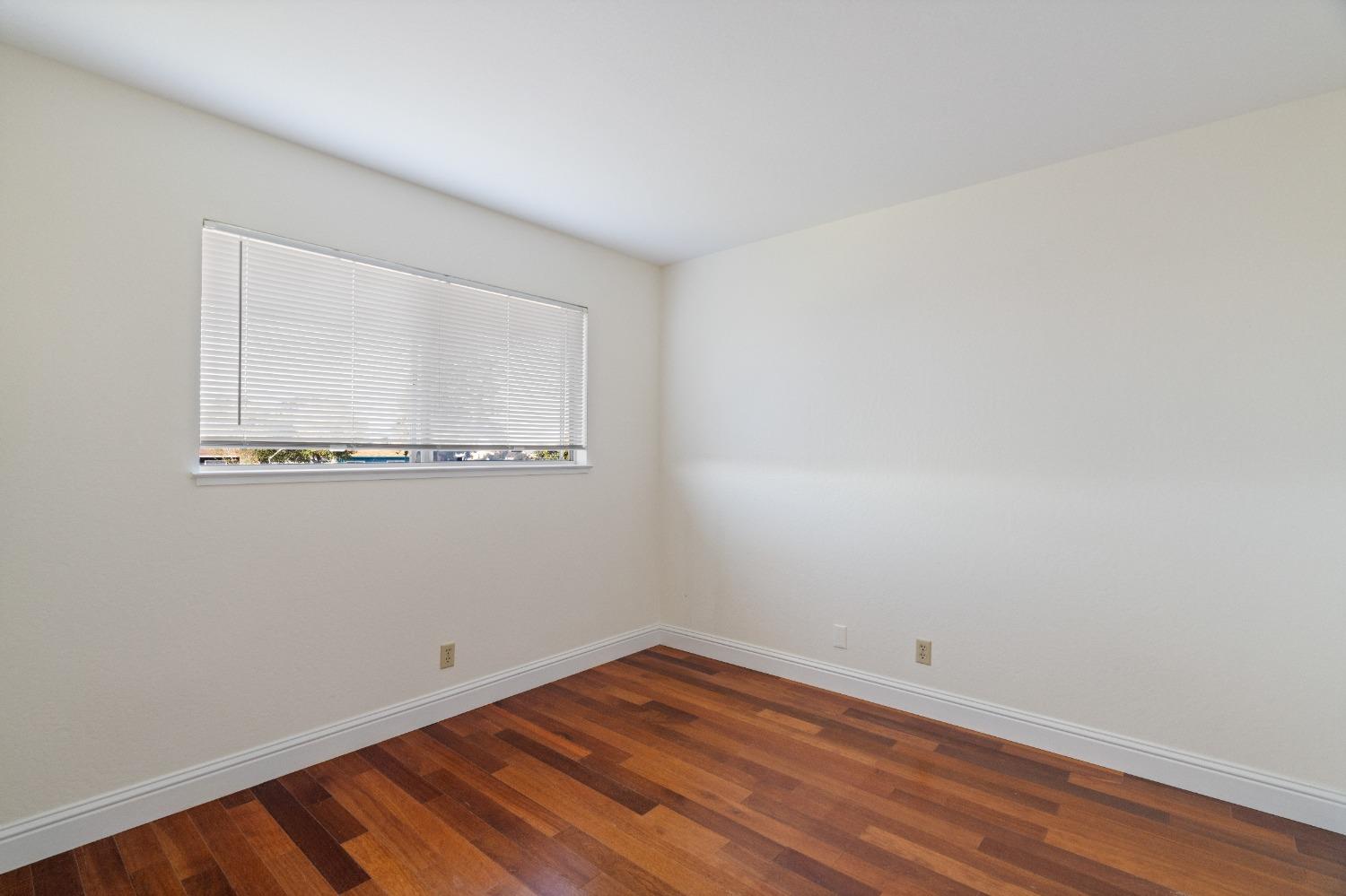 Detail Gallery Image 17 of 44 For 4918 Plaza Cir, Richmond,  CA 94804 - 4 Beds | 2/1 Baths