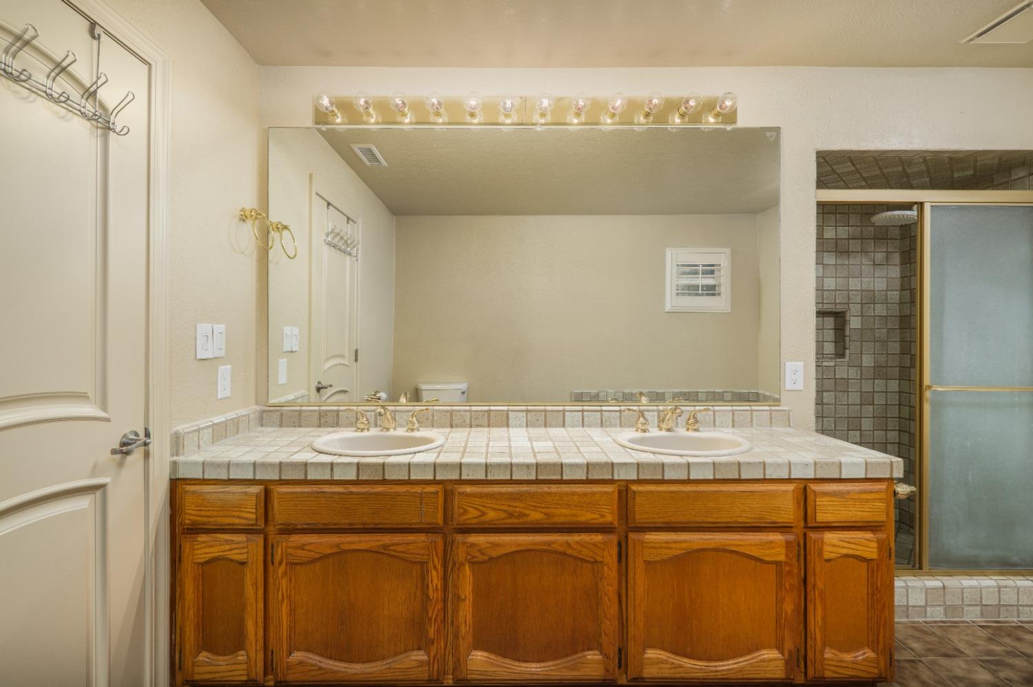 Detail Gallery Image 30 of 79 For 3574 El Ricon Way, Sacramento,  CA 95864 - 3 Beds | 2/1 Baths