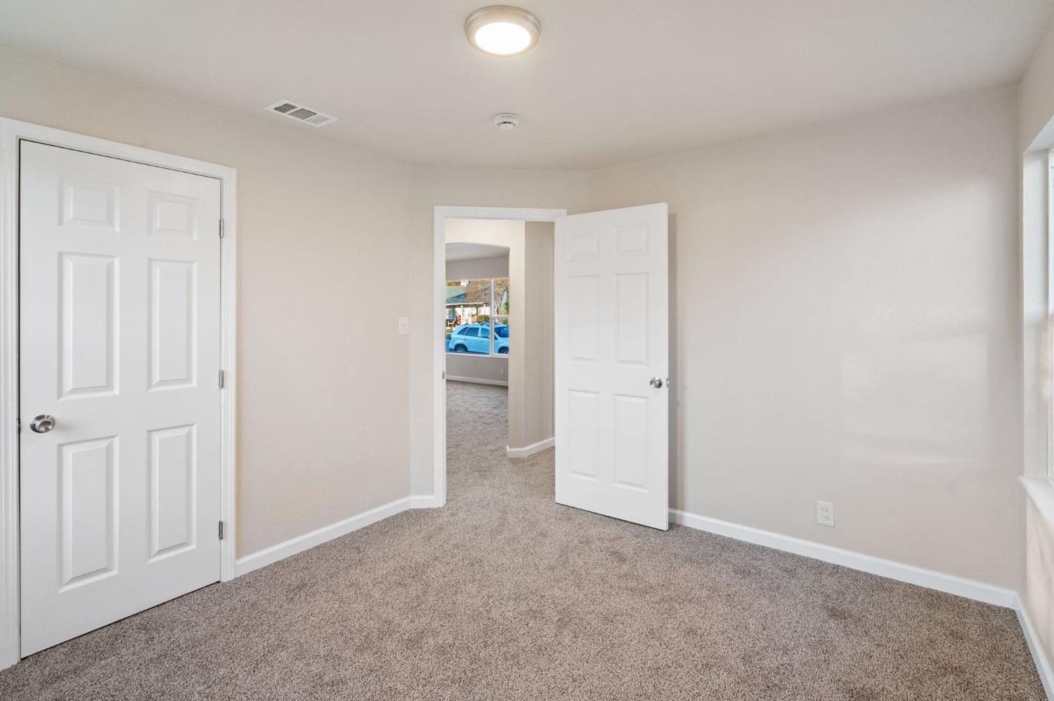 Detail Gallery Image 13 of 21 For 1448 London St, Sacramento,  CA 95822 - 3 Beds | 1 Baths