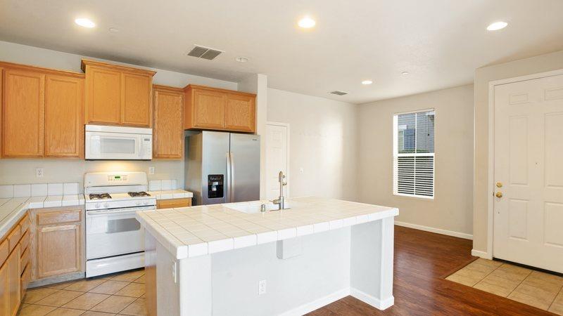 Detail Gallery Image 8 of 36 For 268 Phoenix Cir, Lincoln,  CA 95648 - 3 Beds | 2/1 Baths