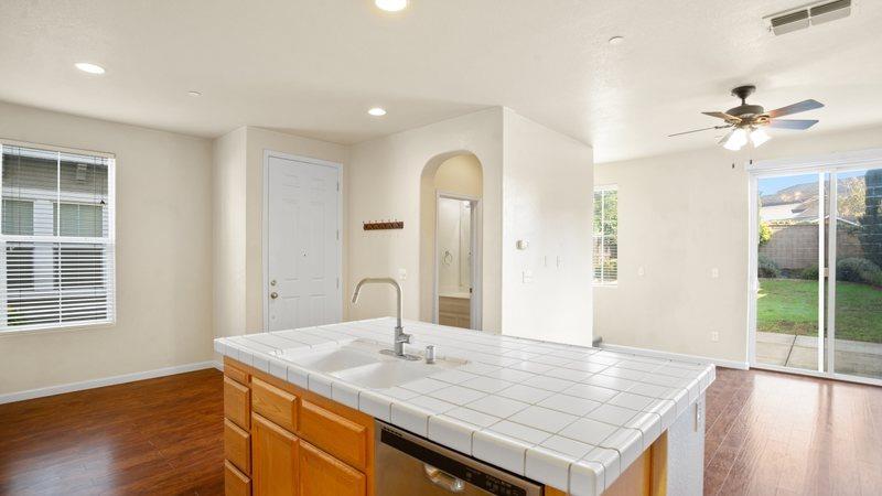 Detail Gallery Image 10 of 36 For 268 Phoenix Cir, Lincoln,  CA 95648 - 3 Beds | 2/1 Baths