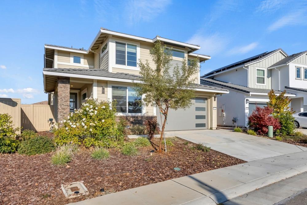 Detail Gallery Image 2 of 63 For 11921 Montron Way, Rancho Cordova,  CA 95742 - 5 Beds | 3/1 Baths