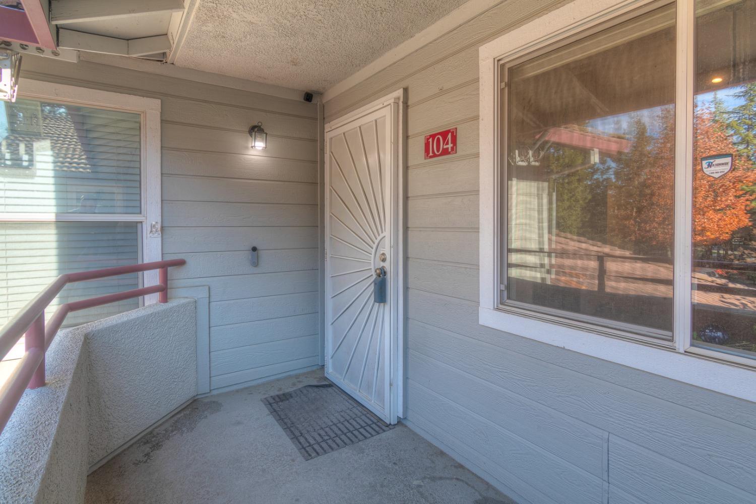 Detail Gallery Image 6 of 37 For 7340 Hamden Pl #104,  Sacramento,  CA 95842 - 3 Beds | 2 Baths