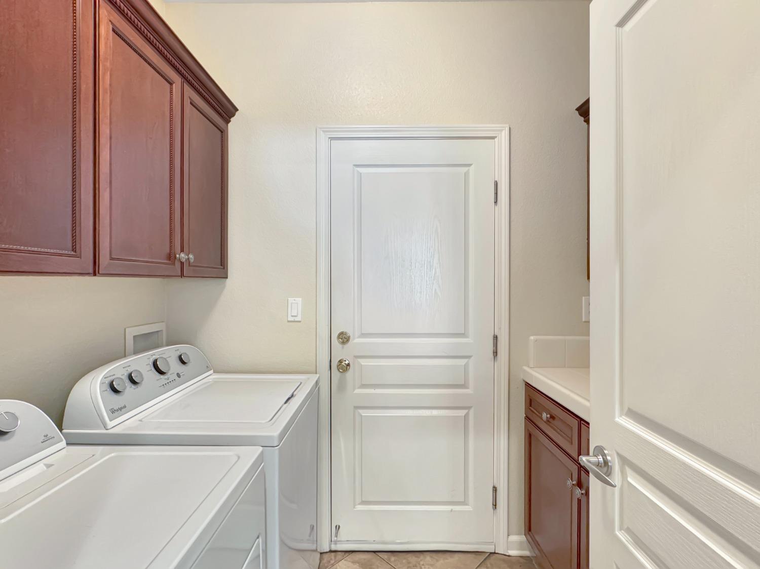 Detail Gallery Image 36 of 39 For 1939 Grand Pheasant Ln, Lincoln,  CA 95648 - 2 Beds | 2 Baths