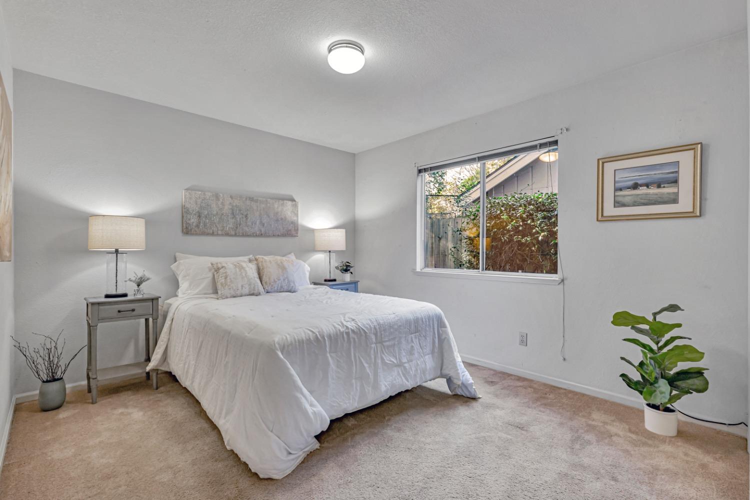 Detail Gallery Image 7 of 42 For 5136 Walnut Place Ln, Carmichael,  CA 95608 - 3 Beds | 2 Baths