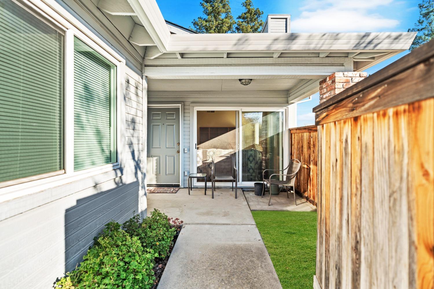 Detail Gallery Image 3 of 47 For 4267 Taylor St, Sacramento,  CA 95838 - 2 Beds | 1 Baths