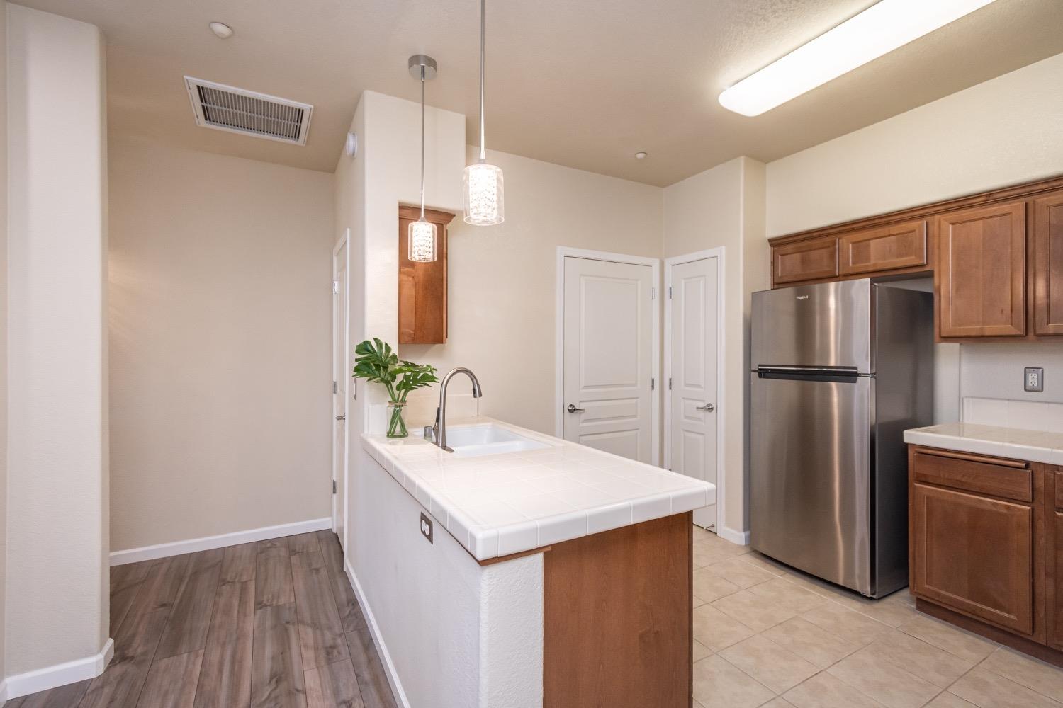 Detail Gallery Image 21 of 64 For 9640 Coney Island Cir, Elk Grove,  CA 95758 - 1 Beds | 1 Baths