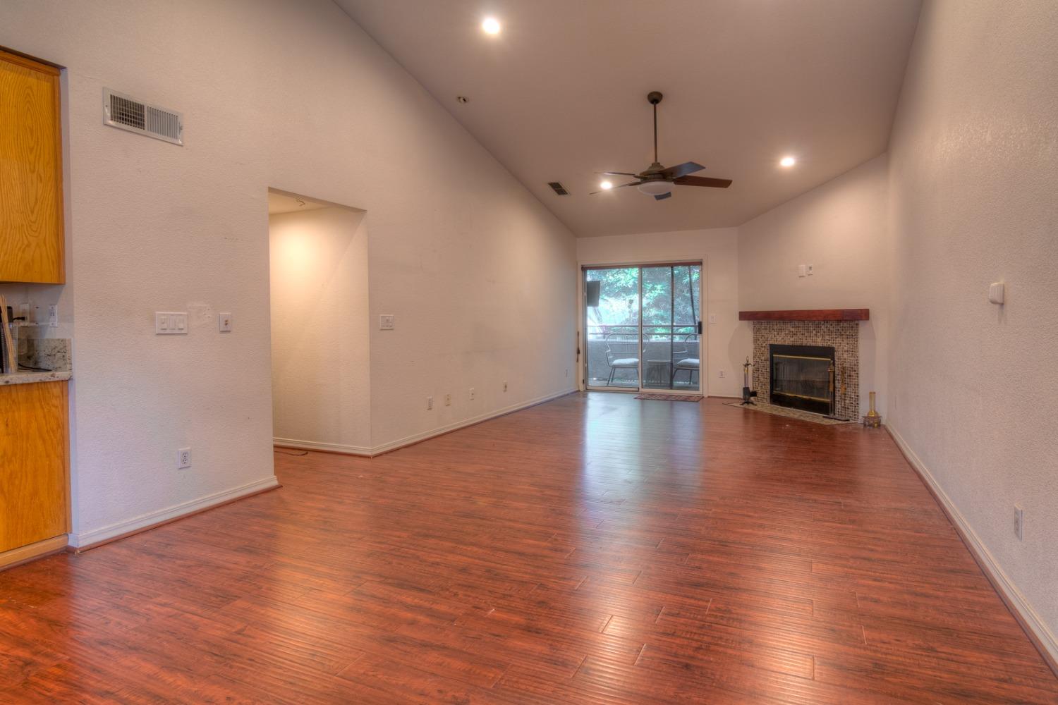 Detail Gallery Image 13 of 37 For 7340 Hamden Pl #104,  Sacramento,  CA 95842 - 3 Beds | 2 Baths