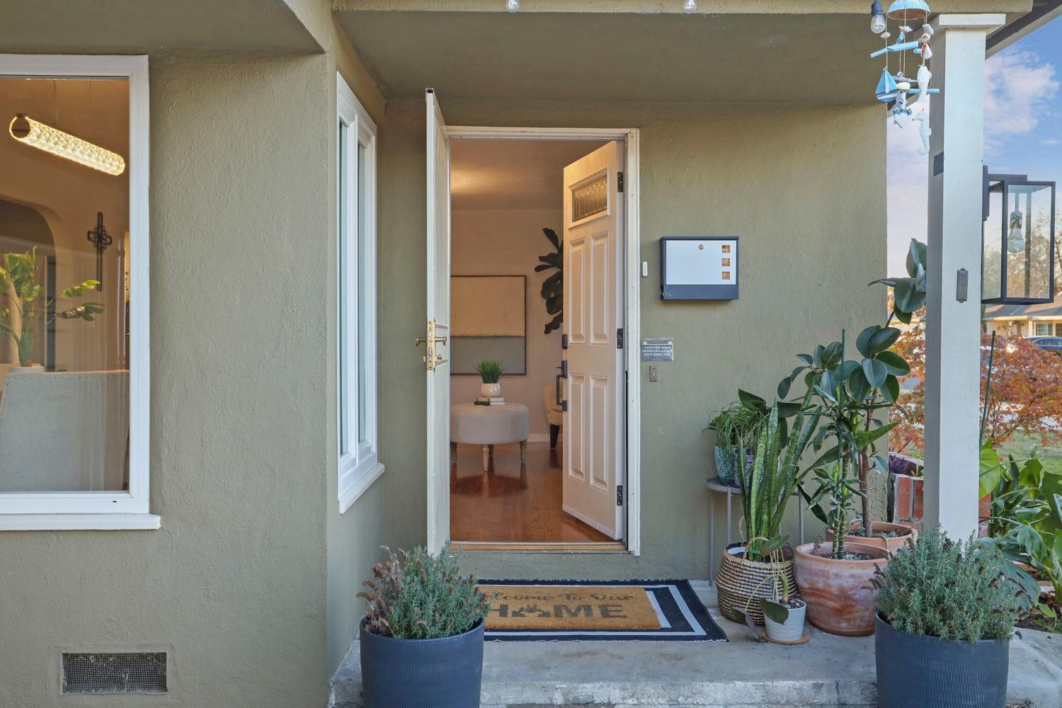 Detail Gallery Image 5 of 46 For 2328 W Monterey Ave, Stockton,  CA 95204 - 2 Beds | 1 Baths