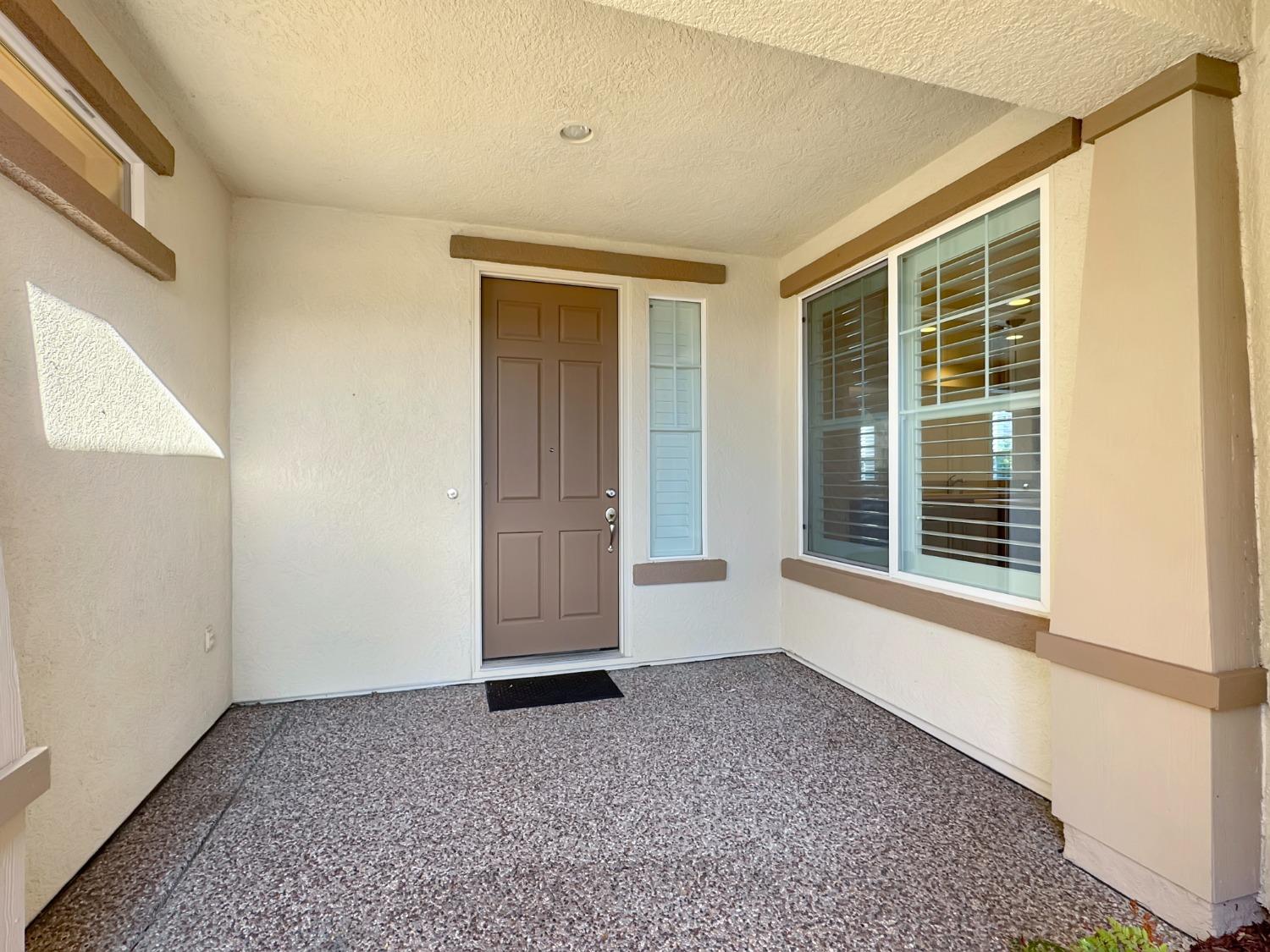 Detail Gallery Image 8 of 39 For 1939 Grand Pheasant Ln, Lincoln,  CA 95648 - 2 Beds | 2 Baths