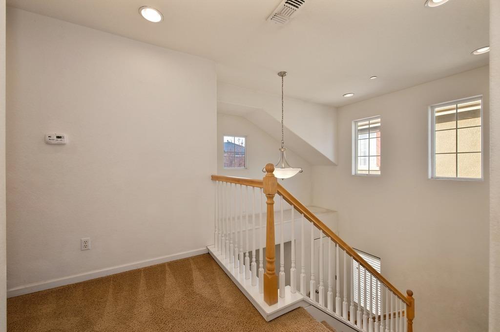 Detail Gallery Image 15 of 40 For 1372 Landmark Cir, Lincoln,  CA 95648 - 3 Beds | 2/1 Baths