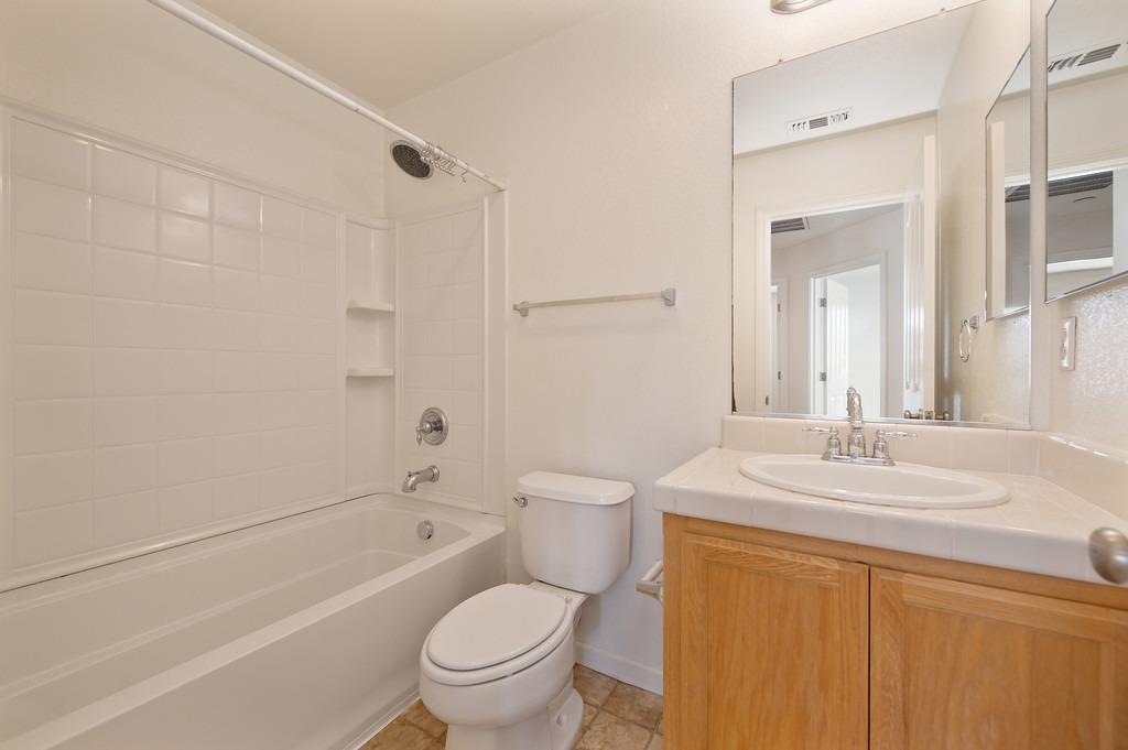 Detail Gallery Image 25 of 40 For 1372 Landmark Cir, Lincoln,  CA 95648 - 3 Beds | 2/1 Baths