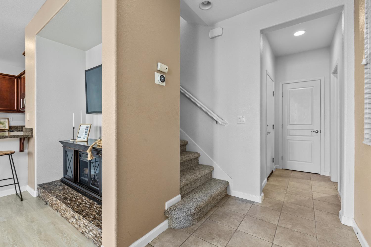 Detail Gallery Image 15 of 44 For 1192 Impressionist Loop, Roseville,  CA 95747 - 3 Beds | 2/1 Baths