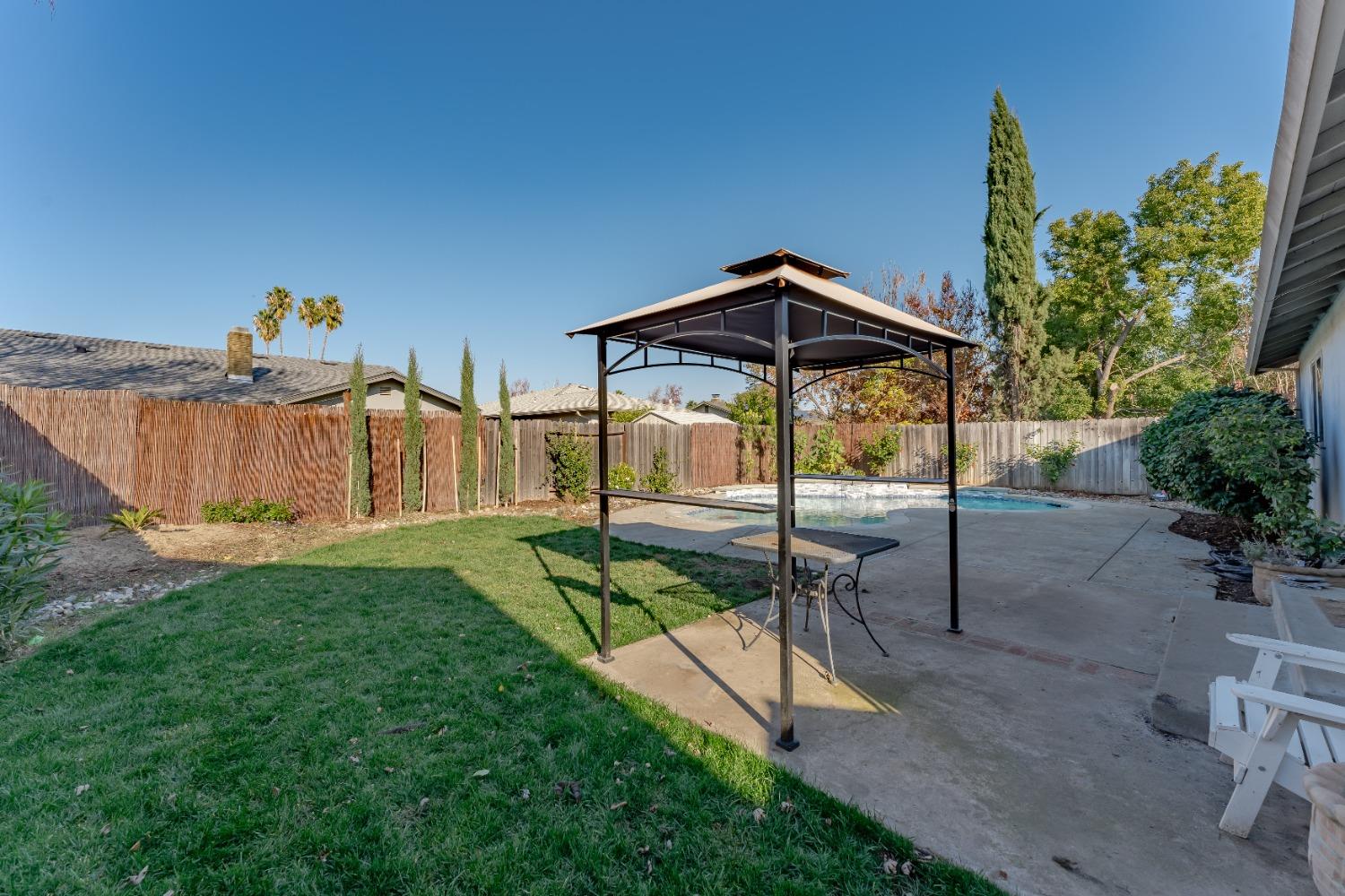 Detail Gallery Image 15 of 30 For 1139 Bradford Cir, Lodi,  CA 95240 - 4 Beds | 2 Baths