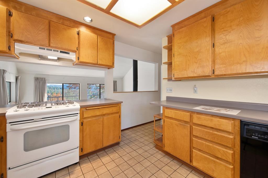 Detail Gallery Image 15 of 43 For 6415 Green Leaf Ln, Foresthill,  CA 95631 - 2 Beds | 2 Baths