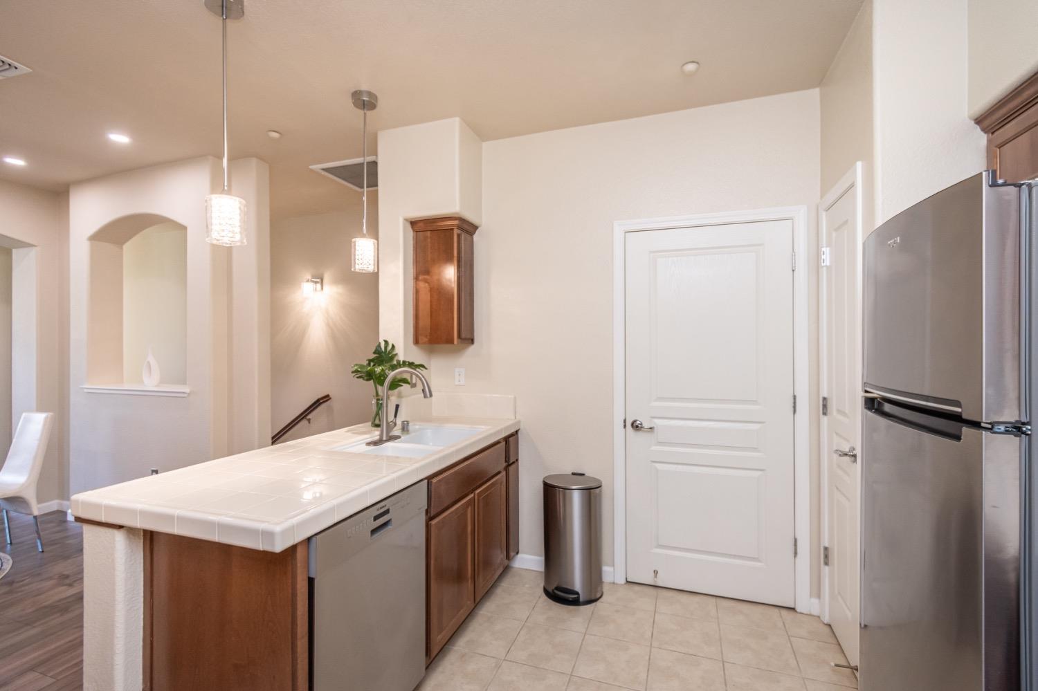 Detail Gallery Image 23 of 64 For 9640 Coney Island Cir, Elk Grove,  CA 95758 - 1 Beds | 1 Baths