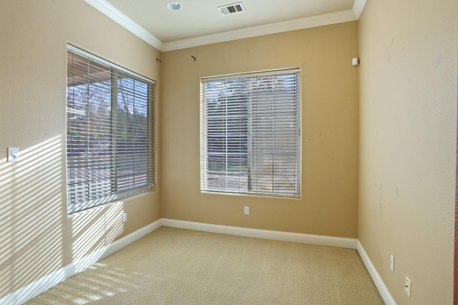 Detail Gallery Image 12 of 35 For 4520 E Morada Ln, Stockton,  CA 95212 - 4 Beds | 3/1 Baths