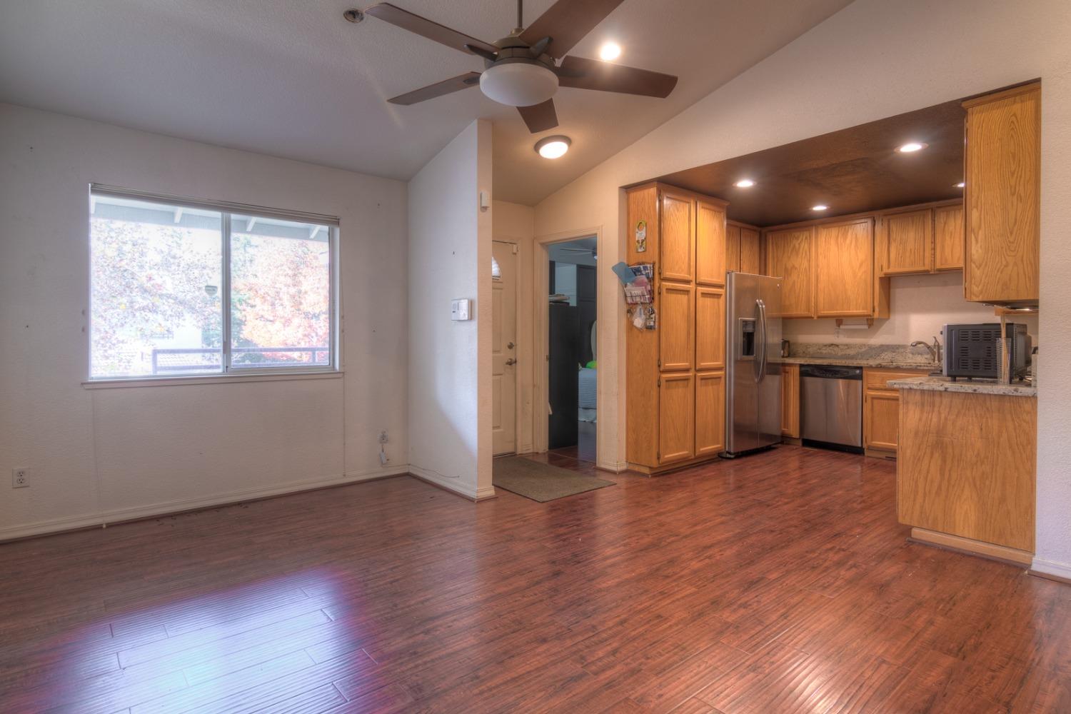 Detail Gallery Image 11 of 37 For 7340 Hamden Pl #104,  Sacramento,  CA 95842 - 3 Beds | 2 Baths