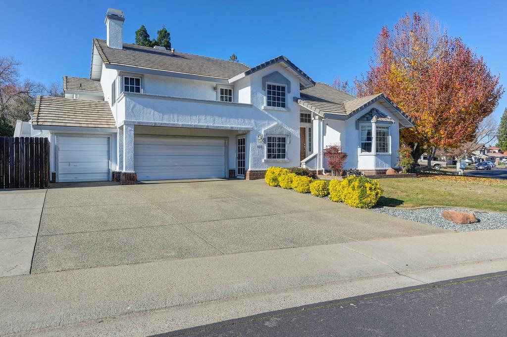 Detail Gallery Image 2 of 71 For 105 Wellfleet Cir, Folsom,  CA 95630 - 5 Beds | 4 Baths