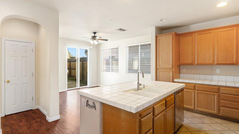 Detail Gallery Image 11 of 36 For 268 Phoenix Cir, Lincoln,  CA 95648 - 3 Beds | 2/1 Baths