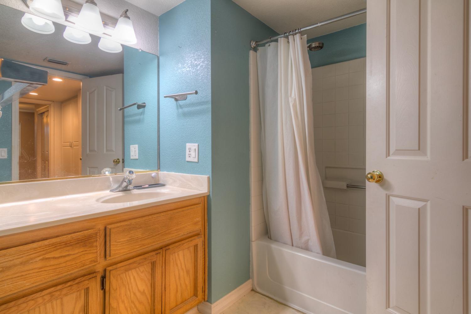 Detail Gallery Image 23 of 37 For 7340 Hamden Pl #104,  Sacramento,  CA 95842 - 3 Beds | 2 Baths