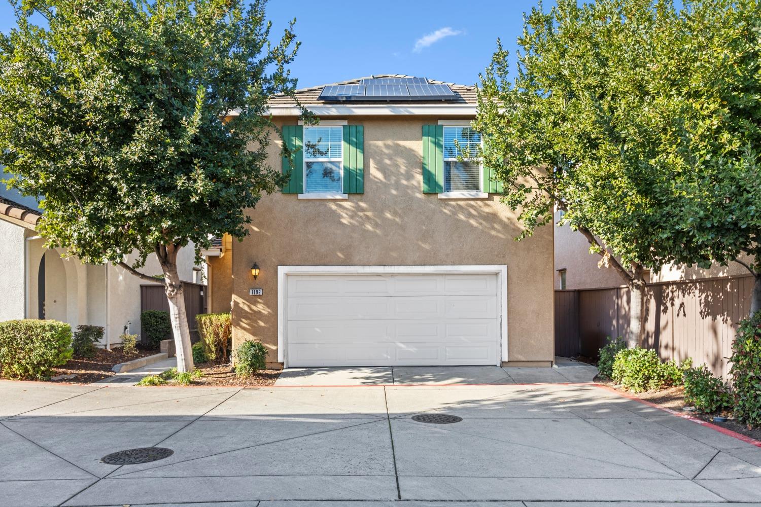 Detail Gallery Image 1 of 44 For 1192 Impressionist Loop, Roseville,  CA 95747 - 3 Beds | 2/1 Baths