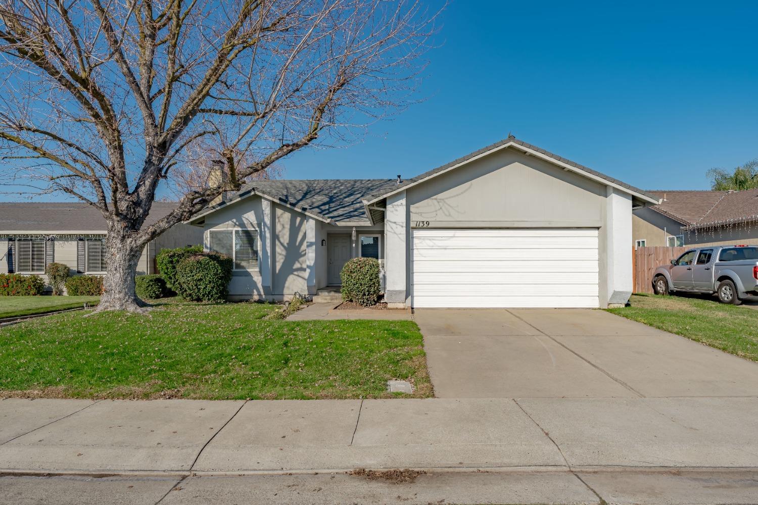 Detail Gallery Image 2 of 30 For 1139 Bradford Cir, Lodi,  CA 95240 - 4 Beds | 2 Baths