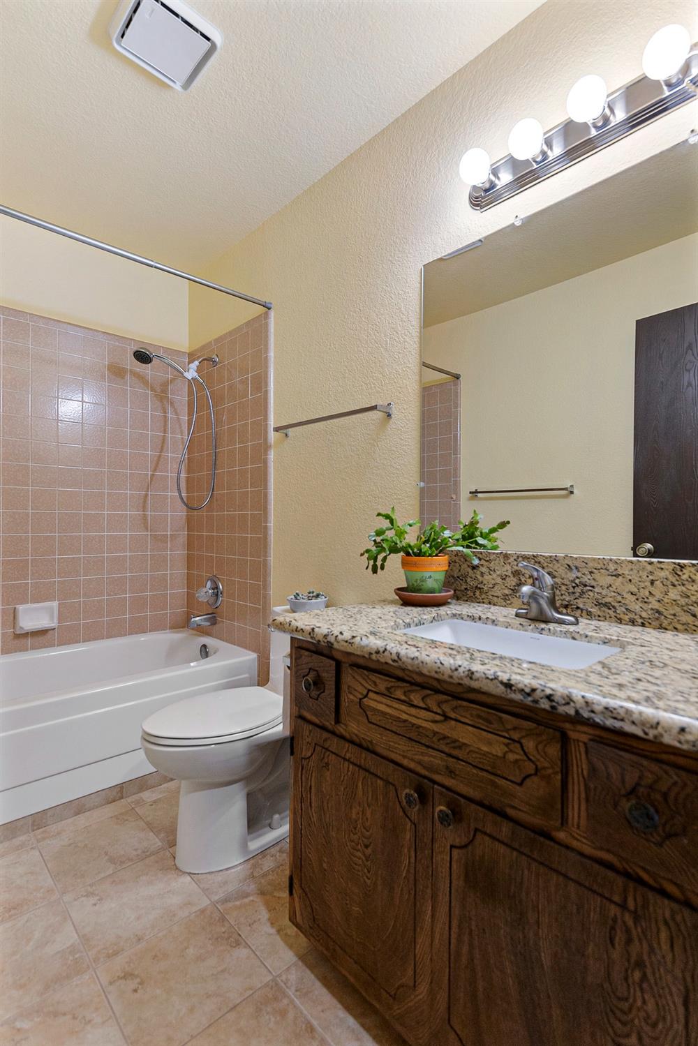 Detail Gallery Image 22 of 49 For 3130 Angel Dr, Stockton,  CA 95209 - 3 Beds | 2 Baths