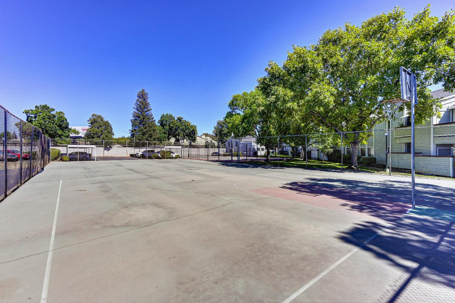 Auburn Oaks Court #N, Citrus Heights, California image 36