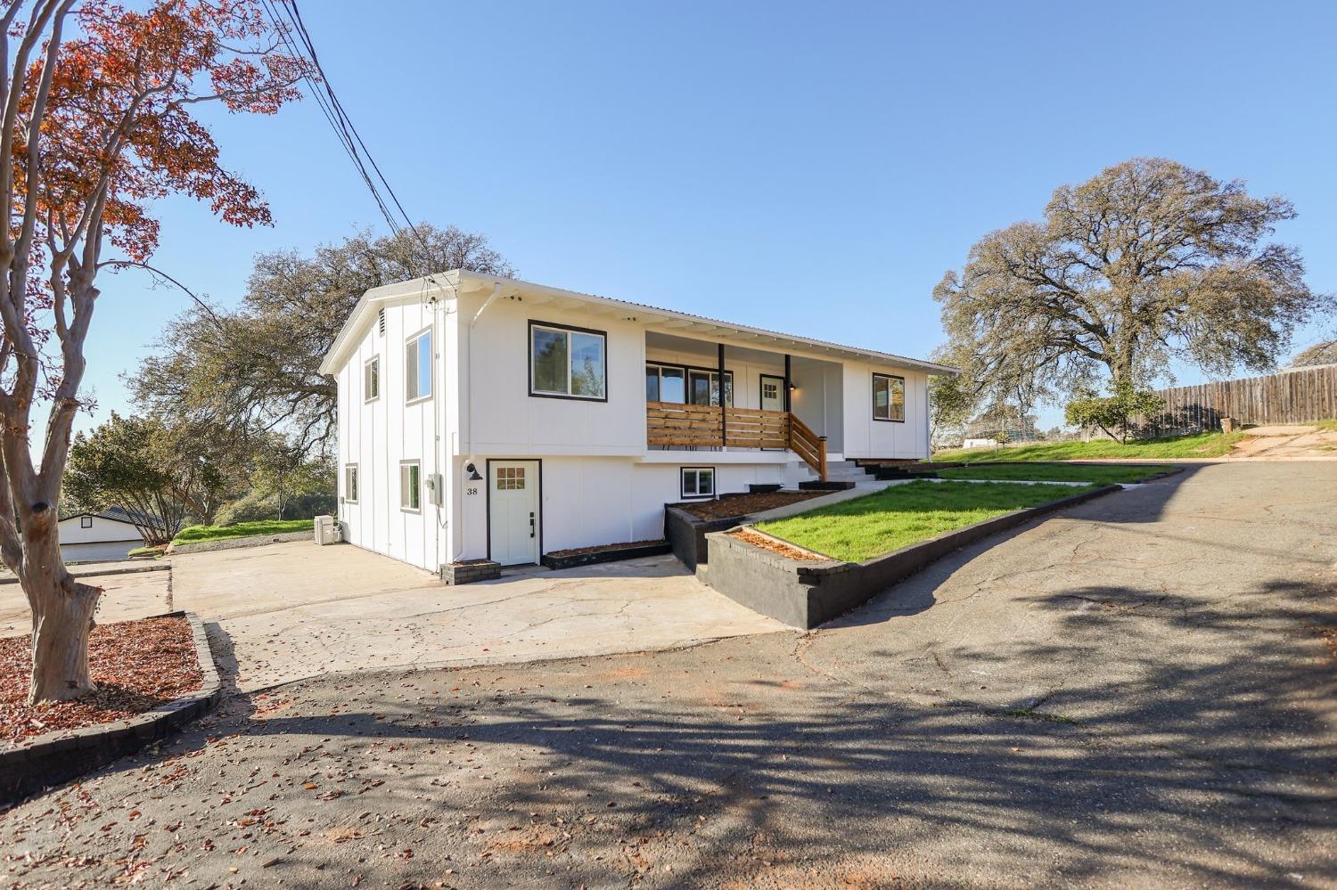 Detail Gallery Image 3 of 64 For 38 Skyline Blvd, Oroville,  CA 95966 - 5 Beds | 4 Baths