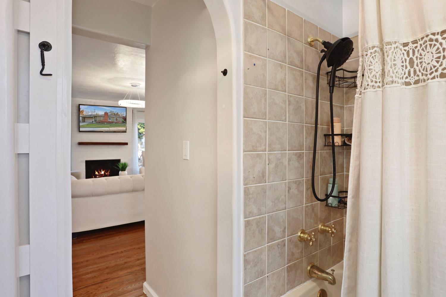 Detail Gallery Image 31 of 46 For 2328 W Monterey Ave, Stockton,  CA 95204 - 2 Beds | 1 Baths