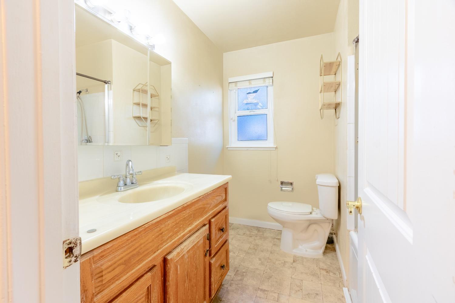 Detail Gallery Image 20 of 34 For 1949 Newport Ave, Sacramento,  CA 95822 - 3 Beds | 2 Baths