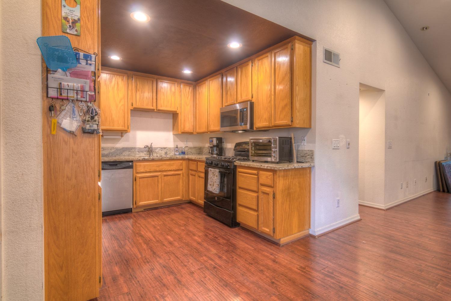 Detail Gallery Image 9 of 37 For 7340 Hamden Pl #104,  Sacramento,  CA 95842 - 3 Beds | 2 Baths