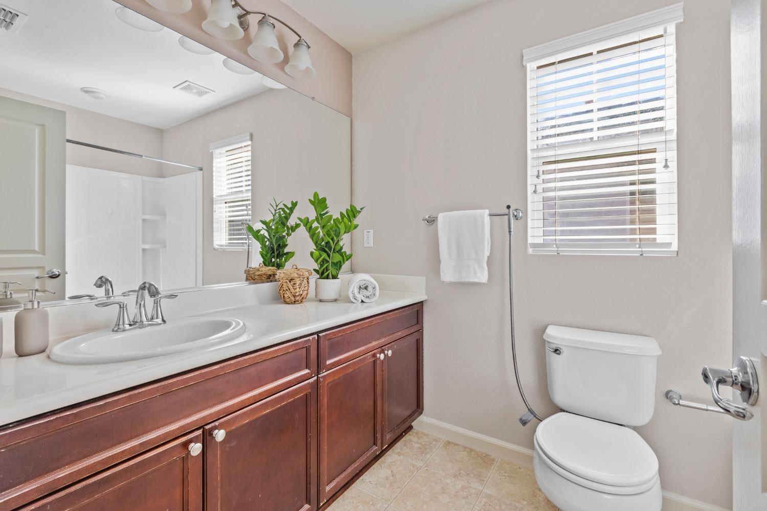 Detail Gallery Image 29 of 44 For 1192 Impressionist Loop, Roseville,  CA 95747 - 3 Beds | 2/1 Baths