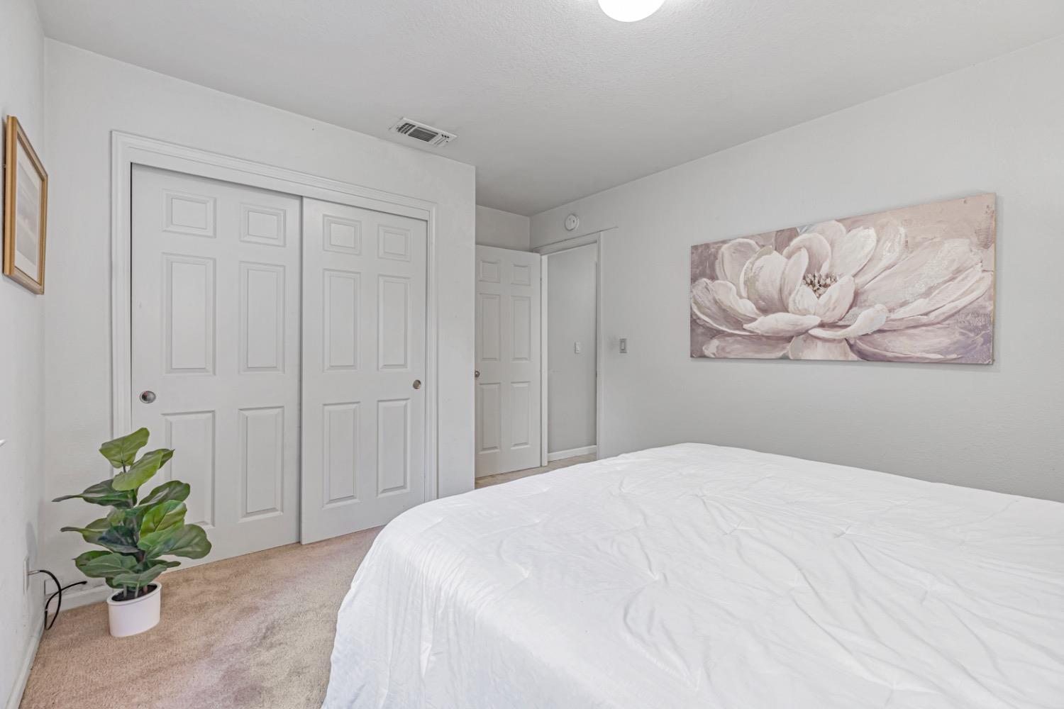 Detail Gallery Image 18 of 42 For 5136 Walnut Place Ln, Carmichael,  CA 95608 - 3 Beds | 2 Baths