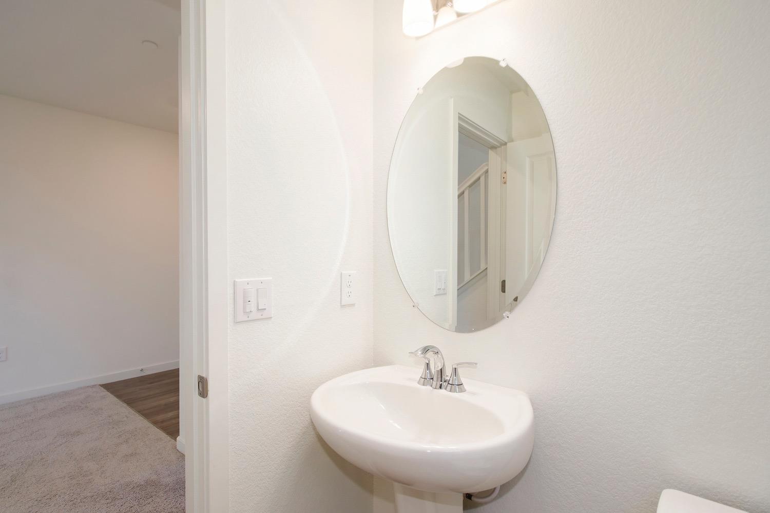 Detail Gallery Image 39 of 45 For 1456 Kensington Dr, Plumas Lake,  CA 95961 - 3 Beds | 2/1 Baths