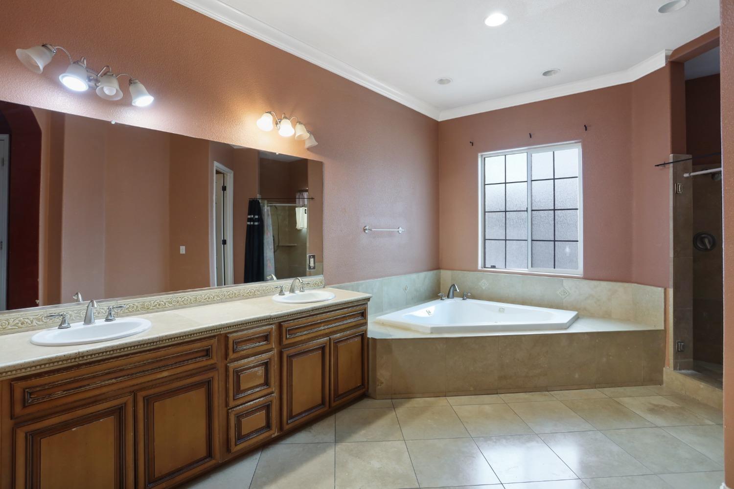 Detail Gallery Image 34 of 35 For 4520 E Morada Ln, Stockton,  CA 95212 - 4 Beds | 3/1 Baths