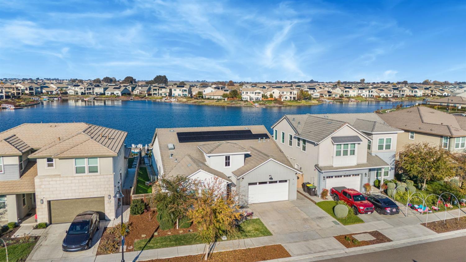 Detail Gallery Image 1 of 41 For 2403 Garden Farms Ave, Lathrop,  CA 95330 - 3 Beds | 2/1 Baths